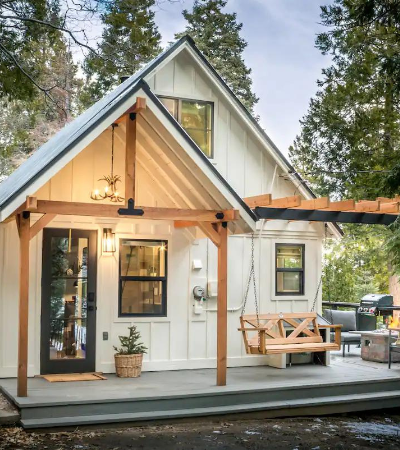 Expert Detached ADU Builders from AIO Remodeling Solutions in Redmond, creating spacious and independent living units. Call 425-891-0663 for details.